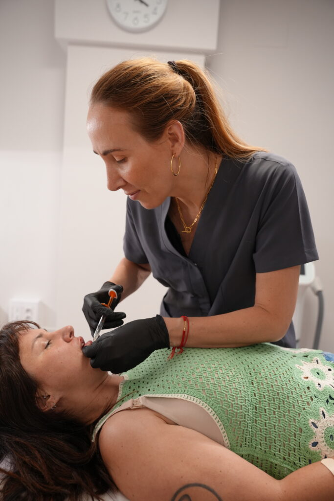 Preparación clínica de un tratamiento regenerativo facial con polinucleótidos