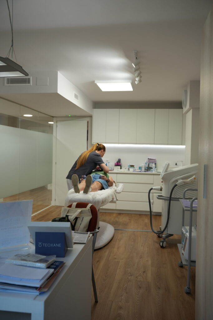 Preparación de un tratamiento regenerativo con polinucleótidos para el contorno ocular