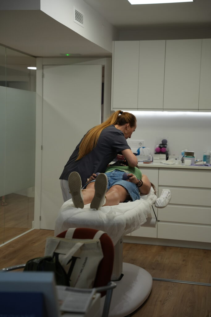 Diagnóstico clínico del cuero cabelludo para un tratamiento de caída de pelo